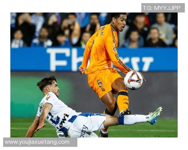 足球明星精彩瞬间集锦震撼场面视频让你领略足球魅力与激情的完美结合